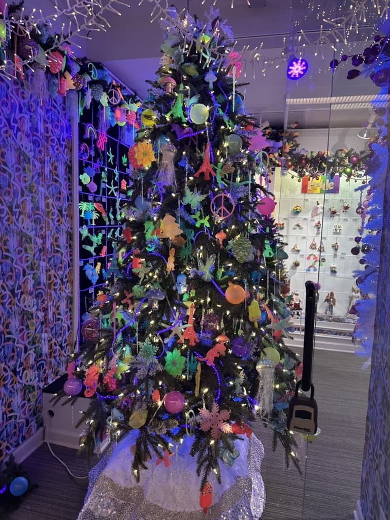 2026 holiday trends glow in the dark tree