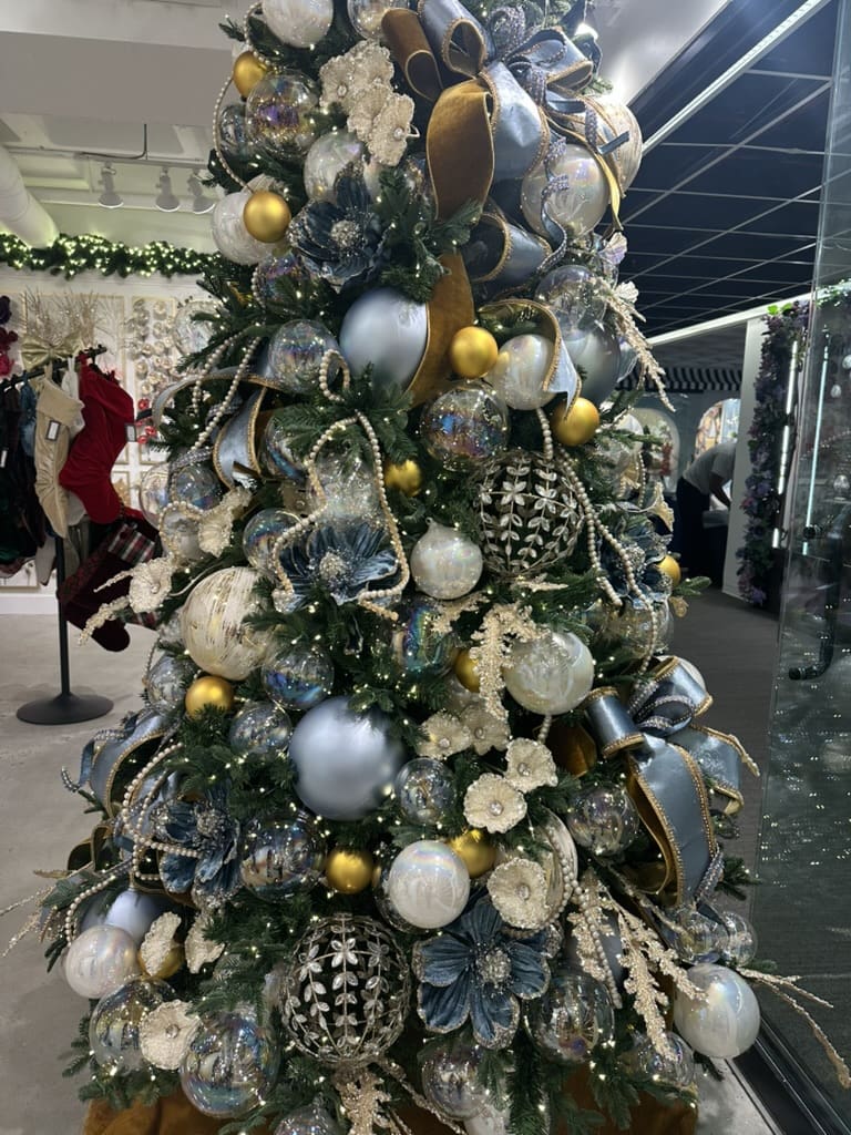 2026 holiday trends a blue christmas